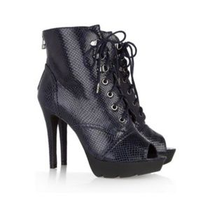 Pour La Victoire Peep-Toe Lace Ankle Booties 7.5